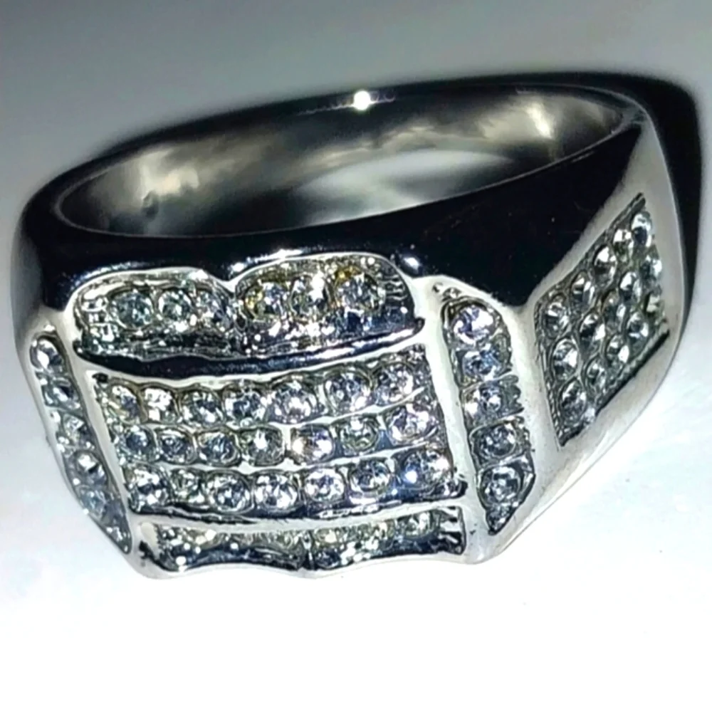 Classic Men's Ring with Geometric Design and Diamond Accents Sz 11